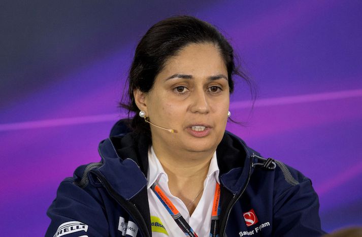 Monisha Kaltenborn liðsstjóri Sauber segir liðið þurfa að hefja innri uppbyggingu á nýmeð aðstoð nýrra eigenda.