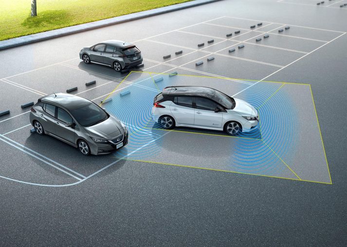 Meira en 1.100 Nissan Leaf bílar eru í umferðinni hér á landi og þeim mun brátt fjölga myndarlega.