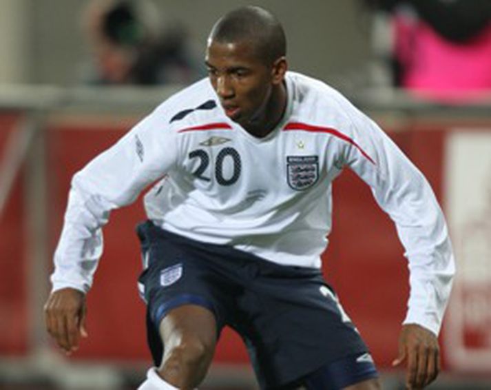 Ashley Young fór mikinn á vefnum