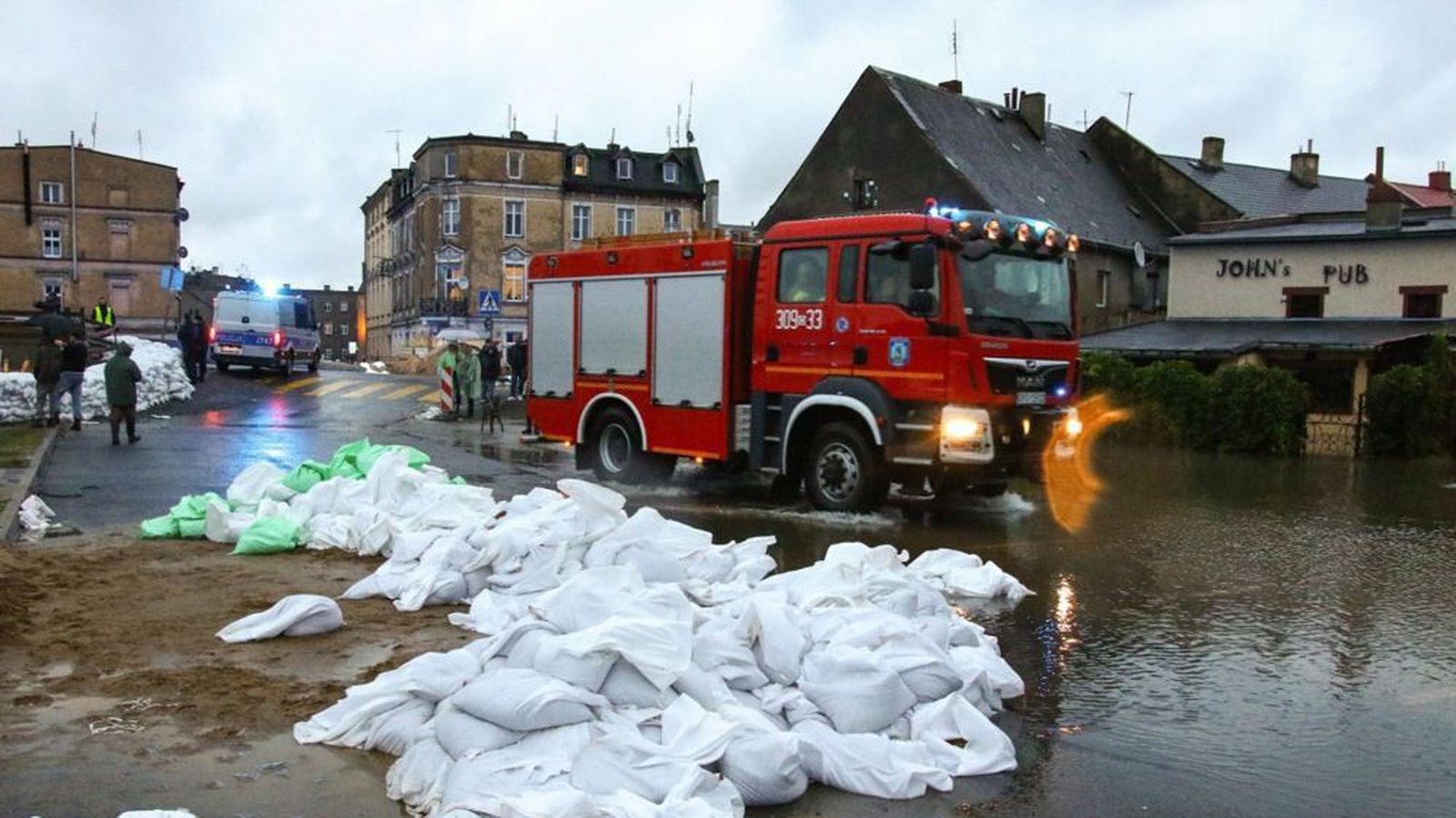 Neyðar­á­stand vegna flóða í Mið- og Austur- Evrópu - Vísir