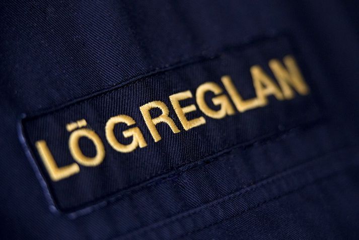 Ökumaðurinn og farþegi í bílnum sluppu ómeiddir.