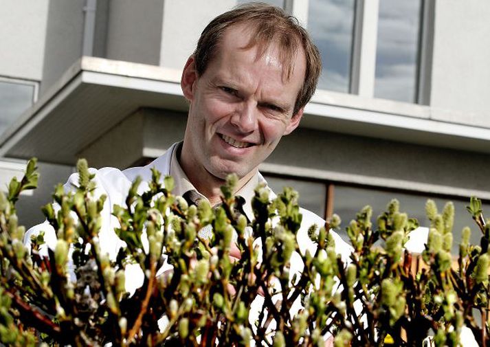 Ari Víðir Axelsson læknir segir frjókornatímabilið langt á Íslandi en á móti séu frjókorn í minna magni en annars staðar.fréttablaðið/GVA