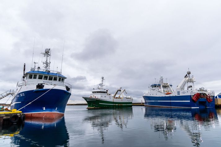 „Íslensk útflutningsfyrirtæki eru í harðri samkeppni og því hafa litlar breytingar á rekstrarumhverfi mjög mikil áhrif á afkomu og samkeppnishæfni,“ segir í nýrri greiningu og bent á að „ljósi punkturinn“ í boðuðum skattahækkunum á sjávarútveginn sé að afleiðingarnar verði til þess að grafa undan raungengi krónunnar.