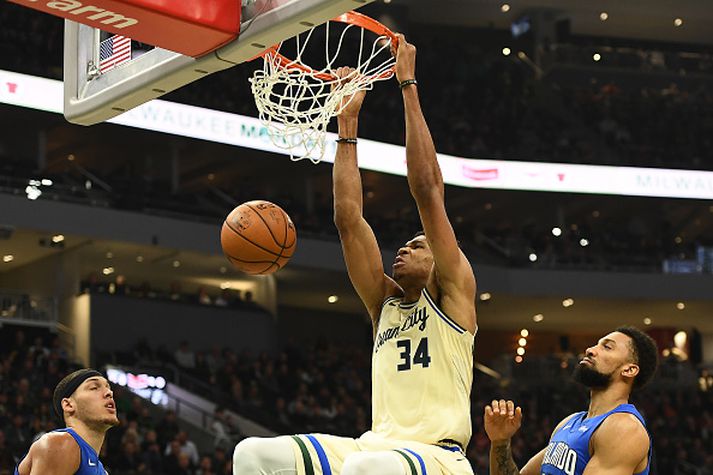 Giannis Antetokounmpo treður í nótt.