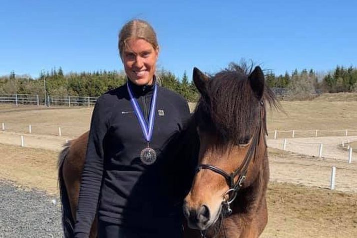 Margrét Halla Hansdóttir Löf er mikil hestaáhugakona. Foreldrar hennar studdu hana mikið í því áhugamáli.