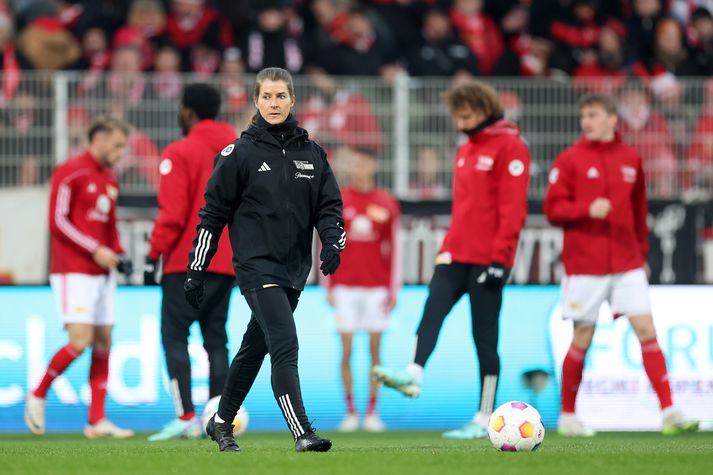 Marie-Louise Eta brýtur blað í sögunni sem fyrsti kvenkyns aðalþjálfarinn í þýsku úrvalsdeildinni. 