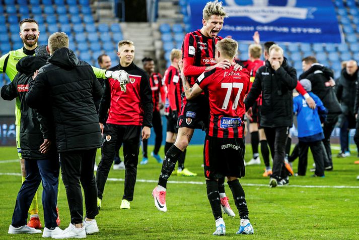 Logi fagnar eftir að Víkingur varð bikarmeistari eftir 1-0 sigur á FH í úrslitaleik Mjólkurbikars karla í fyrra. Logi er nú farinn til FH og leikur með liðinu, allavega út tímabilið. 