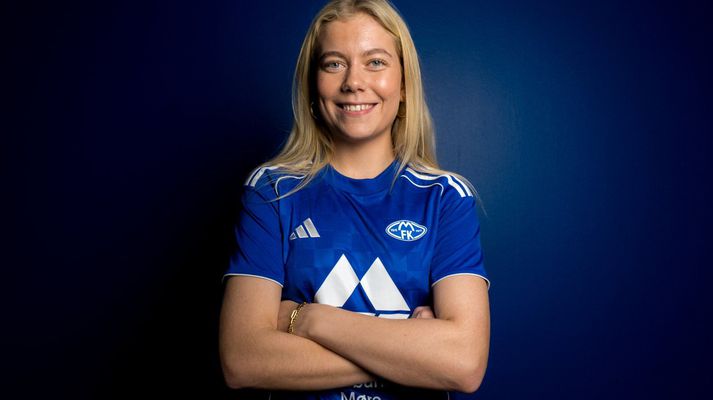 Amanda Andradóttir er mætt í búning Molde, félagsins sem pabbi hennar lék einnig með.