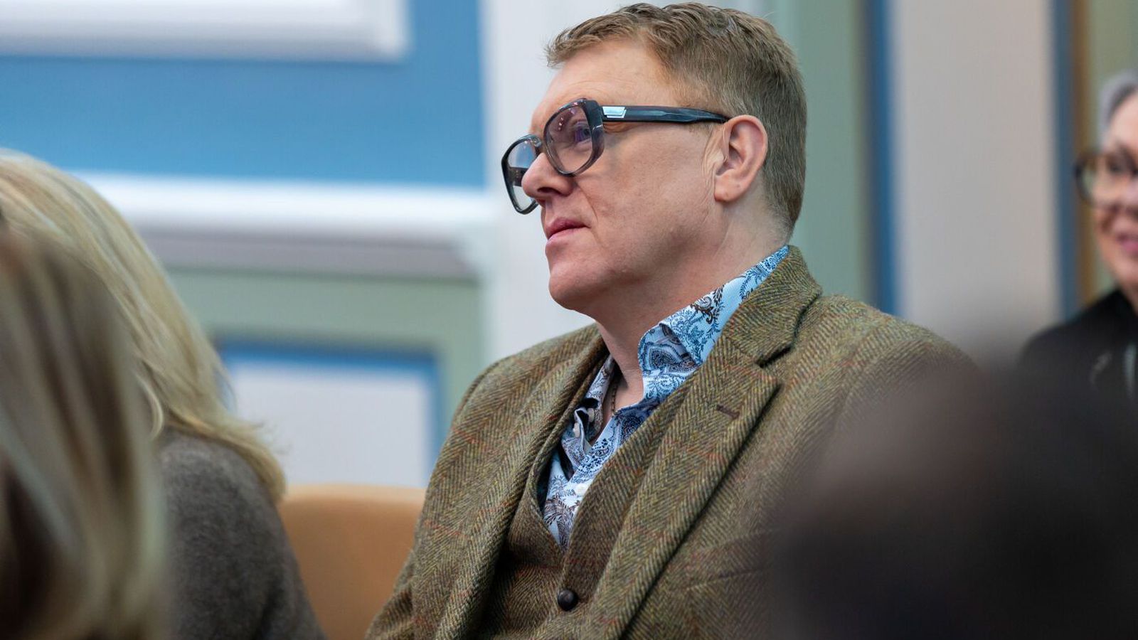 Jón Gnarr biðst af­sökunar
