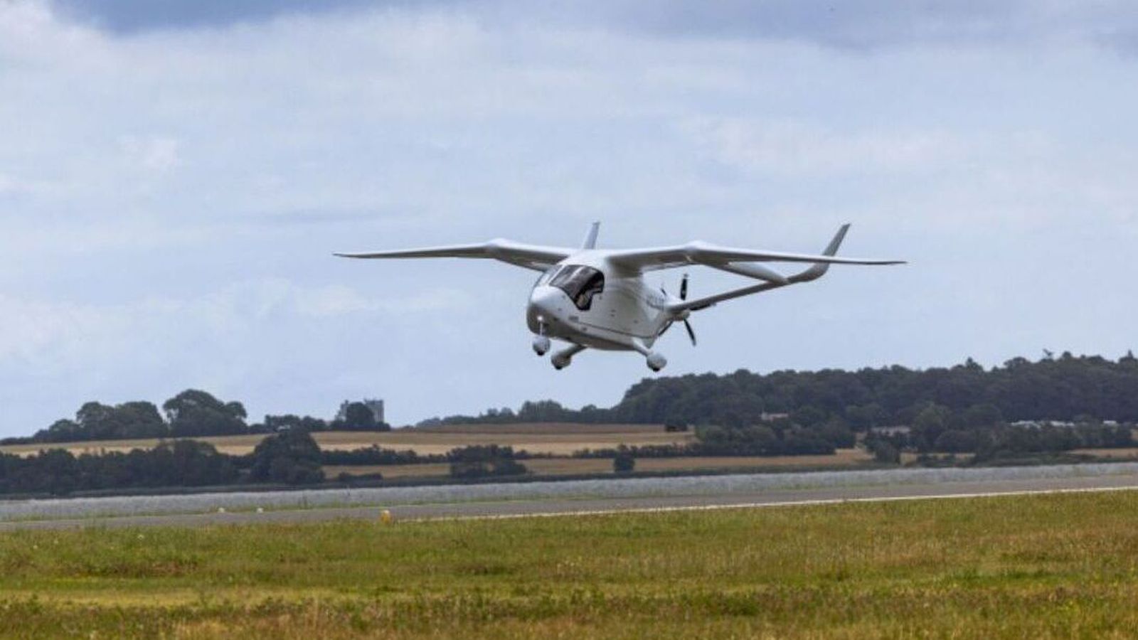 Fyrsta raf­knúna flug­vélin í dönsku innan­lands­flugi - Vísir