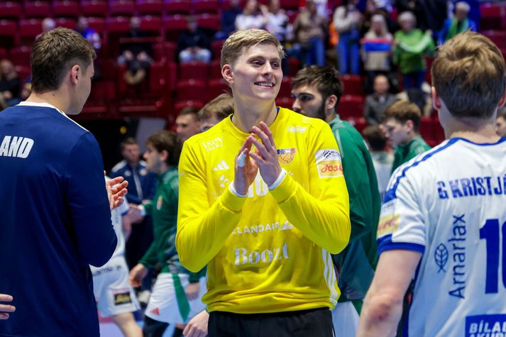 Viktor Gísli Hallgrímsson varði vel í marki Barcelona í kvöld.