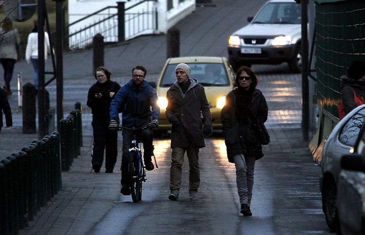 Kjarasamningar ríkisstarfsmanna þýða 13,7 milljarða útgjaldaauka fyrir ríkissjóð miðað við fjárlög 2011. Í heildina aukast útgjöld um 14,2 milljarða en tekjur um 10,2 milljarða.fréttablaðið/pjetur