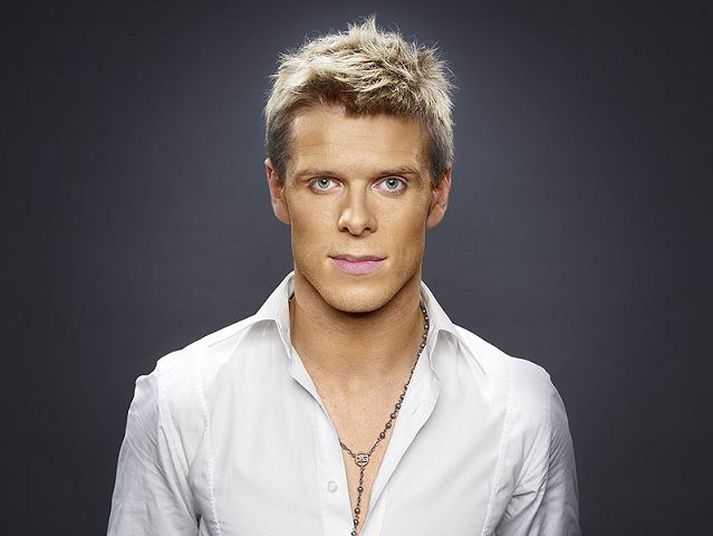 jónsi hyggst koma lagasmíðum sínum á framfæri erlendis og vill semja fyrir Westlife og Beyoncé.