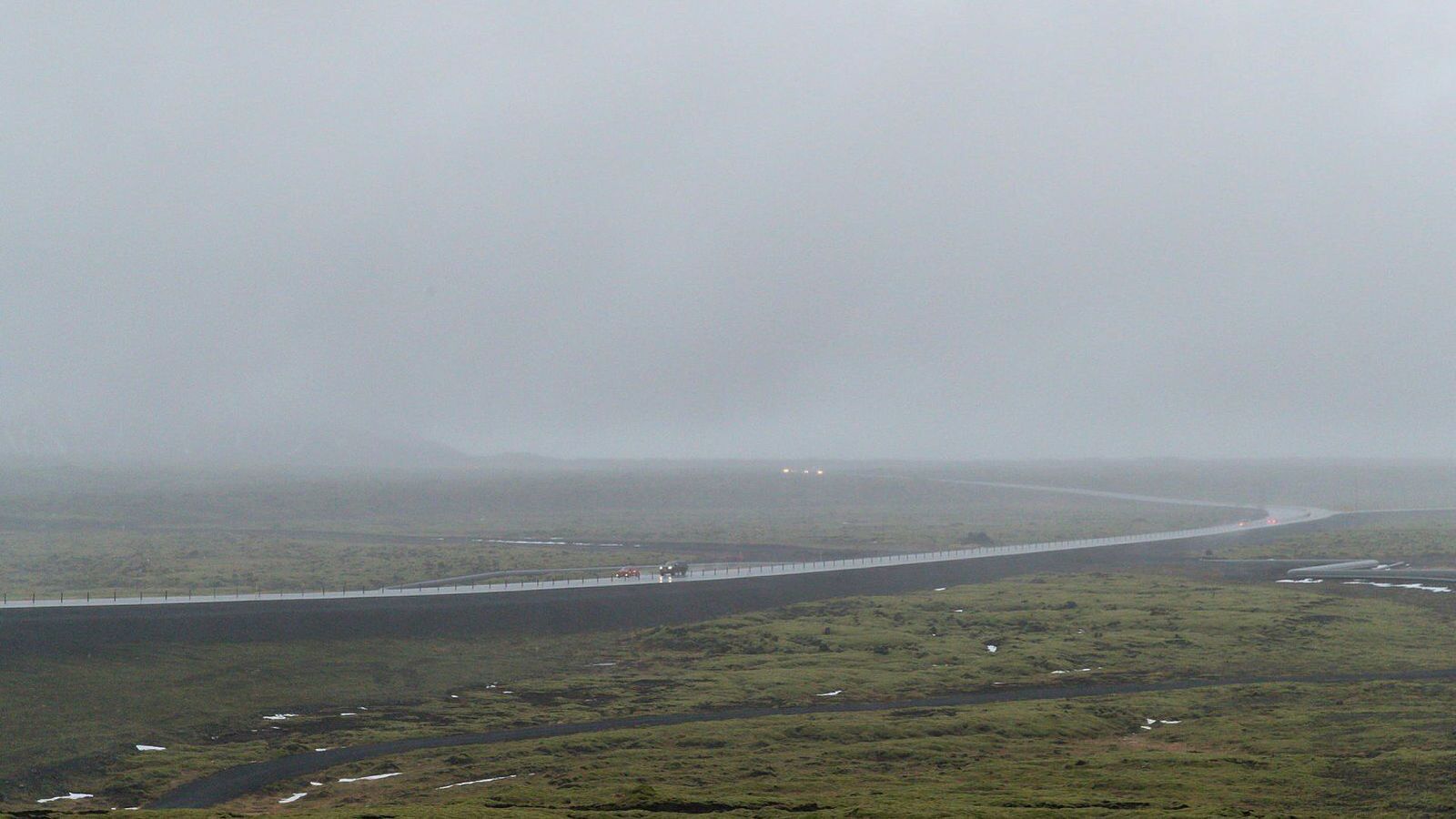 Tveggja bíla á­rekstur á Hellis­heiði