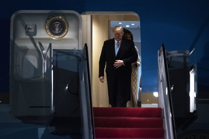 Donald Trump sneri aftur til Washington DC í gærkvöldi eftir að hafa haldið til í Flórída frá því fyrir jól.