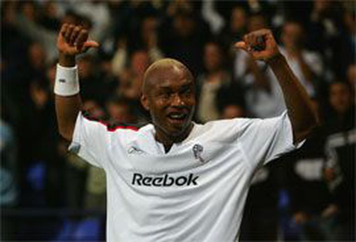 Diouf er enn hjá Bolton.