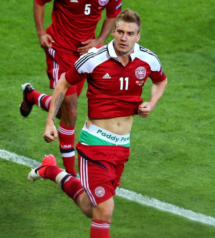 Þessi auglýsing reyndist Bendtner dýr.