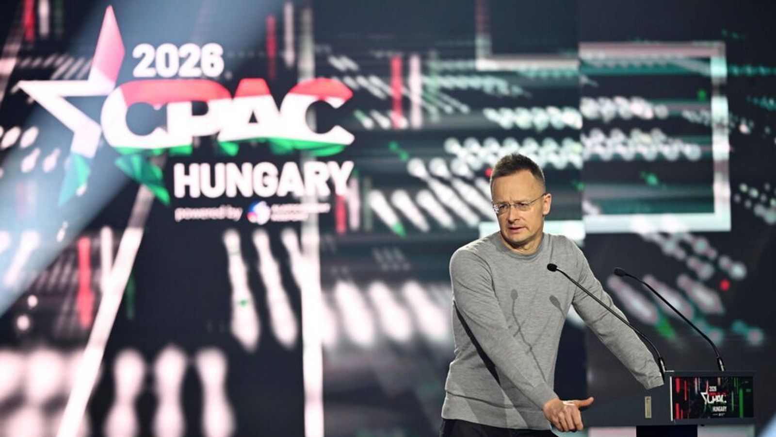 Gengst nú við að gaspra í Rússa