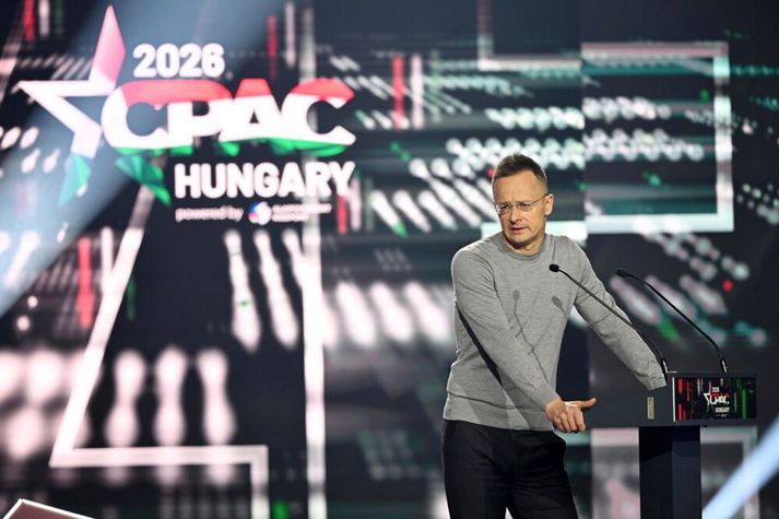 Péter Szijjártó, utanríkisráðherra Ungverjalands, er ekki treyst fyrir upplýsingum sem tengjast hagsmunum Rússa innan Evrópusambandsins. Hér sést hann á ráðstefnu íhaldsmanna um helginni.