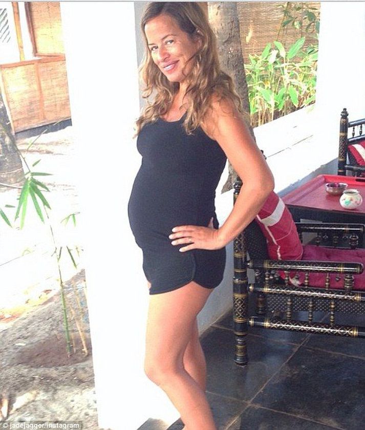 Jade Jagger ólétt og sátt.