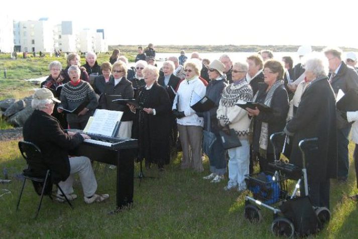 Kórsöngur á jónsmessugleðinni 2009