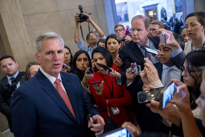 Kevin McCarthy, forseti fulltrúadeildarinnar, er hann ræddi við blaðamenn í þinghúsi Bandaríkjanna í gær.