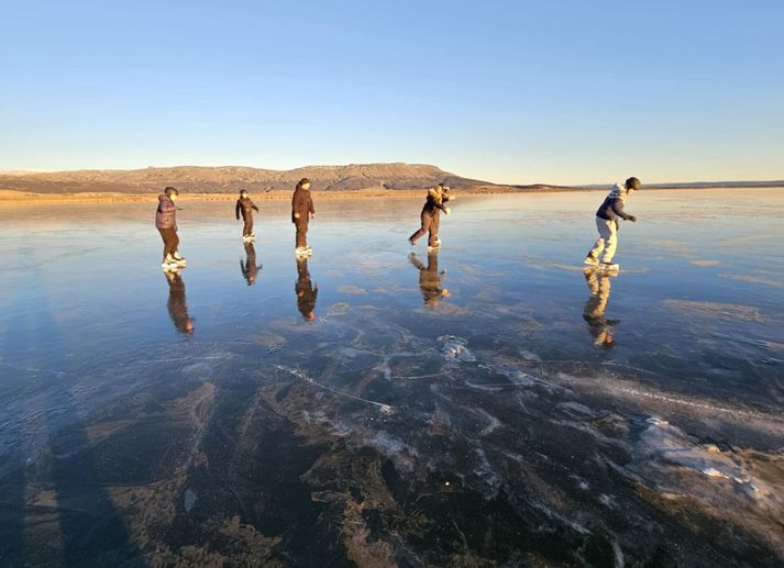 Skautafjörið á Laugarvatni stendur frá klukkan 12:00 til 14:00 í dag.