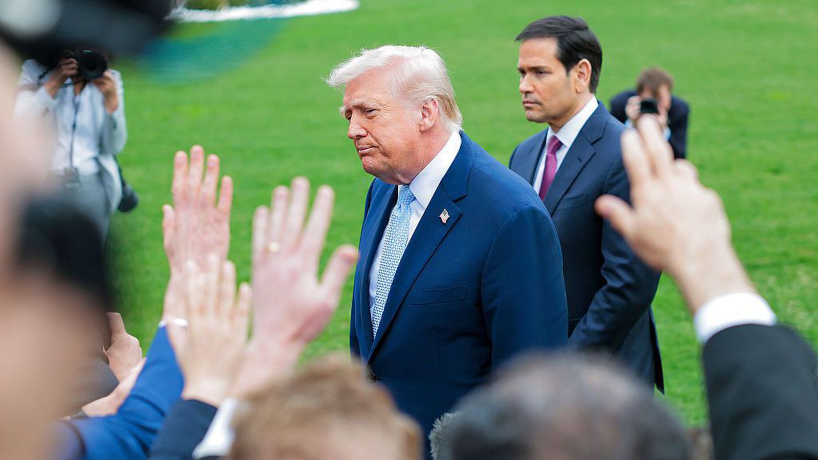 Trump gefur Írönum tveggja daga niðurtalningu