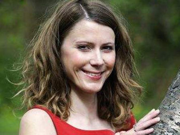 Ný könnun á vegum Sameinuðu þjóðanna sýnir að Ísland sé besta land í heimi fyrir konur. Blaðamaður á vegum Marie Claire ræddi meðal annars við Gerði Kristnýju um niðurstöðurnar og líf íslenskra kvenna. Hún ræddi einnig við Katrínu Jakobsdóttur, Eddu Jónsdóttur og Kristínu Pétursdóttur.