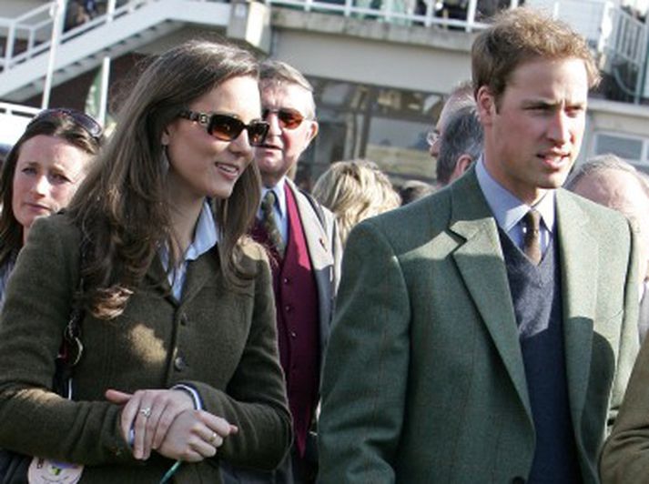 Kate og Vilhjálmur í Cheltenham í mars síðastliðnum.