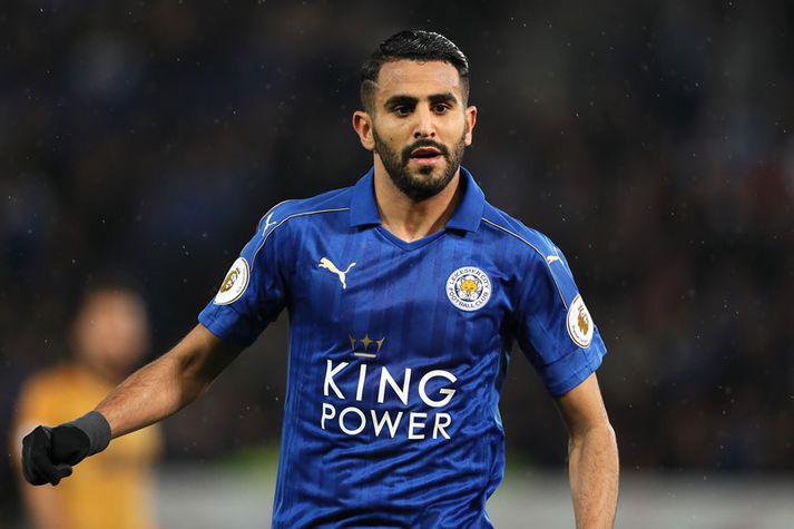 Riyad Mahrez í leik með Leicester í vetur en hann hefur verið orðaður við ýmis stórlið undanfarna 18 mánuði.