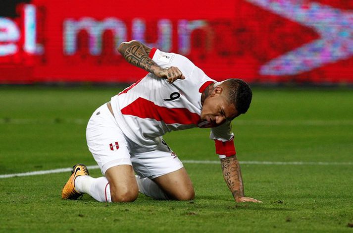 Paolo Guerrero missir af HM.