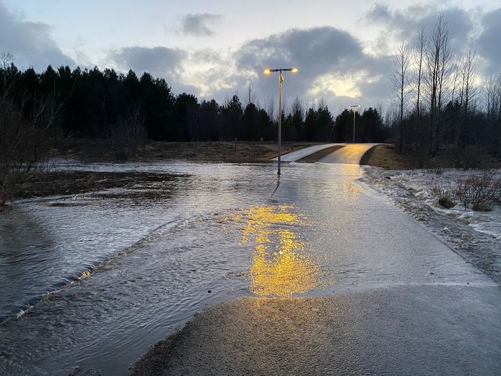 Árnar hafa flætt yfir bakka sína.