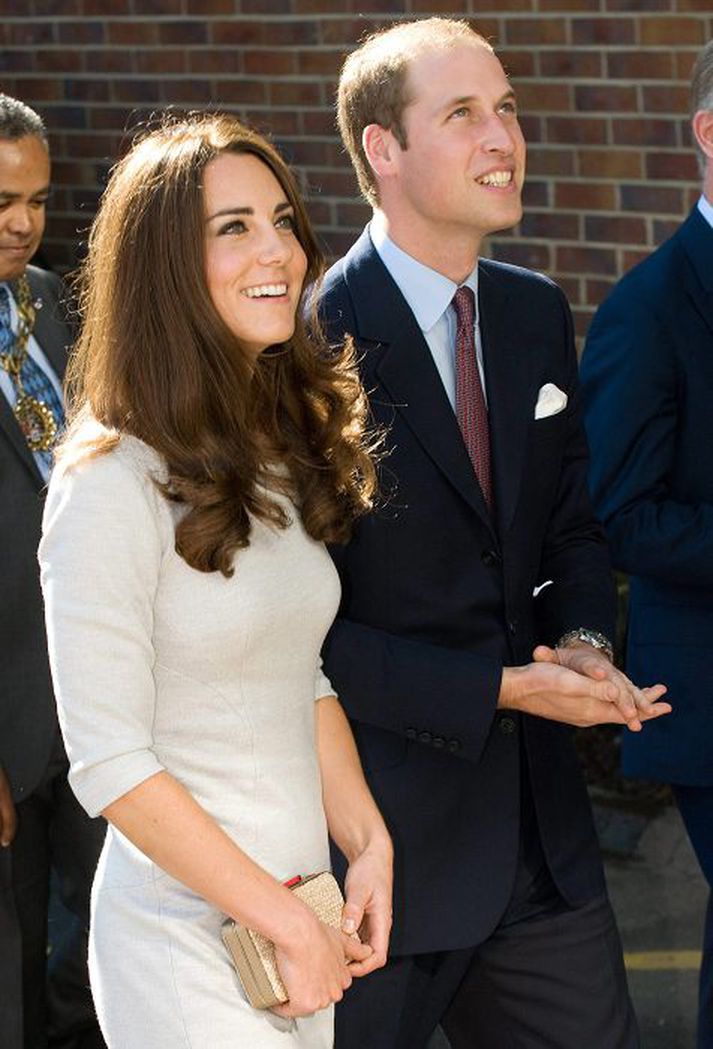 Vilhjálmur Bretaprins og Katrín hertogaynja af Cambridge hafa fengið um 60 þúsund aðdáendabréf síðan þau opinberuðu trúlofun sína. 
Nordicphotos/getty