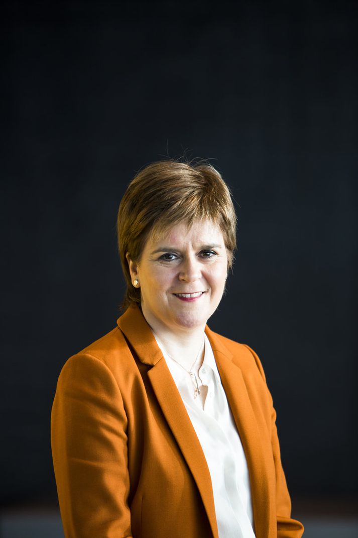 Nicola Sturgeon bendir á að landfræðileg lega Skotlands sé þannig að norðurhluti landsins sé nær norðurslóðum en Lundúnum. Hún vill aukna samvinnu við ríkin sem tilheyra norðurslóðum.