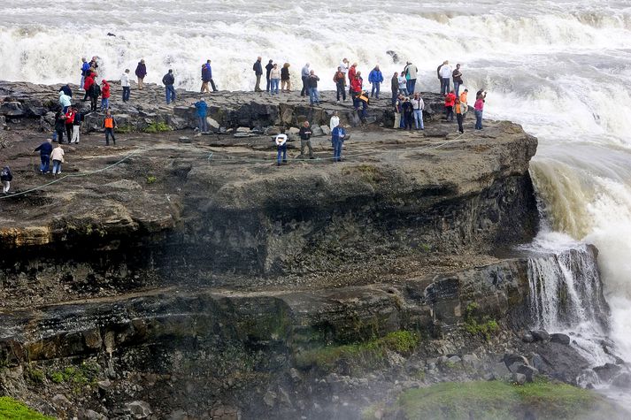 Við Gullfoss.