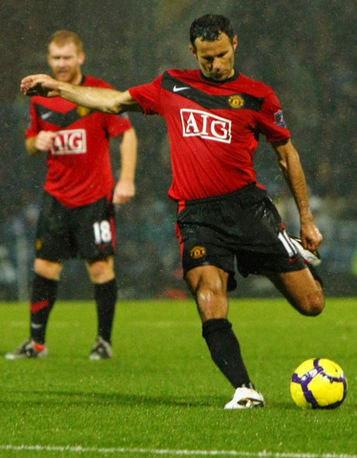 Ryan Giggs í leiknum í gær.
