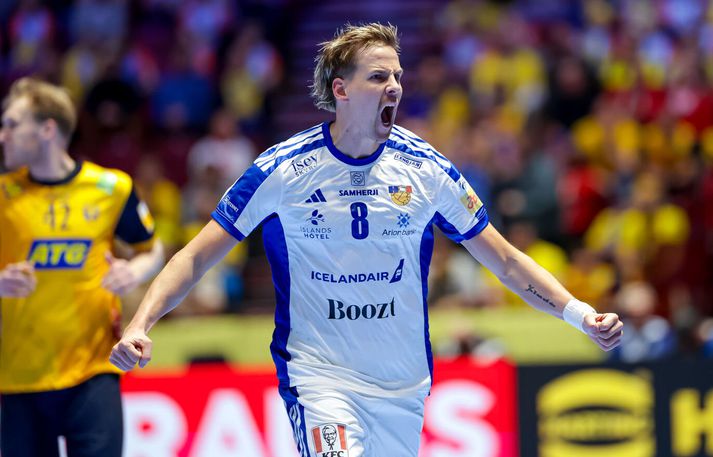 Bjarki Már Elísson átti flottan leik í toppslagnum í kvöld.