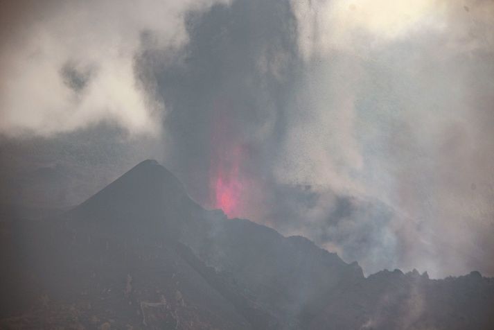 Hraunflæði er sagt hafa aukist töluvert á La Palma.