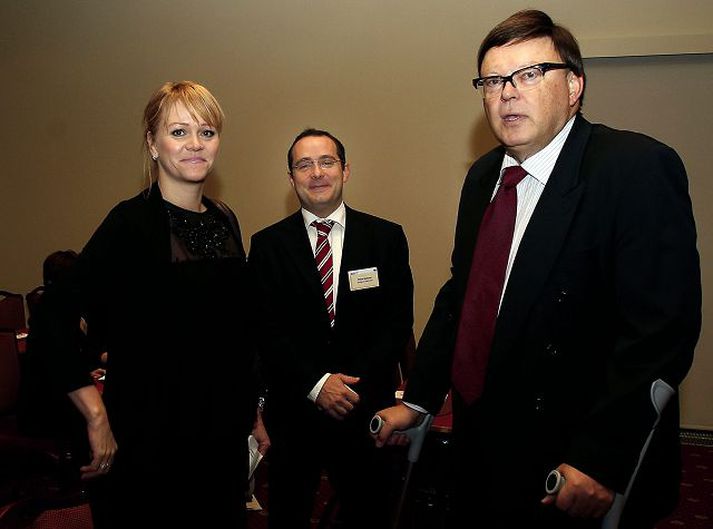í gær Katrín Júlíusdóttir iðnaðarráðherra, Vilmos Budavari frá framkvæmdastjórn ESB og Timo Summa, yfirmaður sendinefndar ESB á Íslandi.Fréttablaðið/GVA