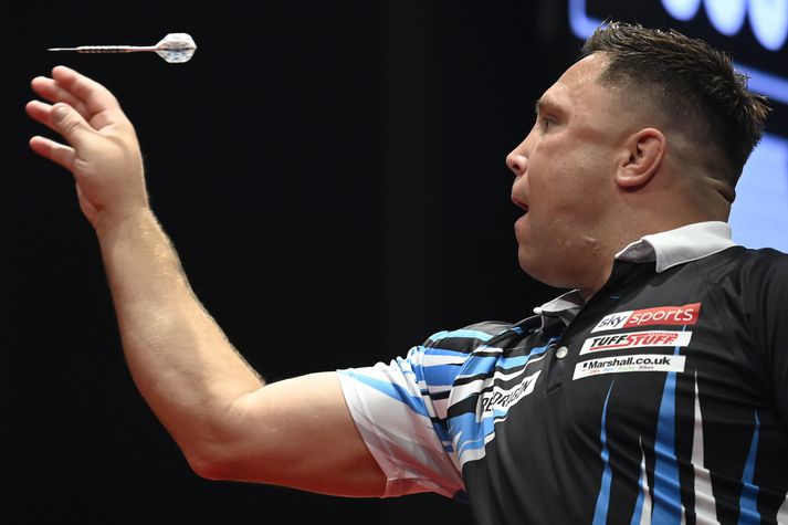 Gerwyn Price fór auðveldlega í gegnum Dirk van Duijvenbode.