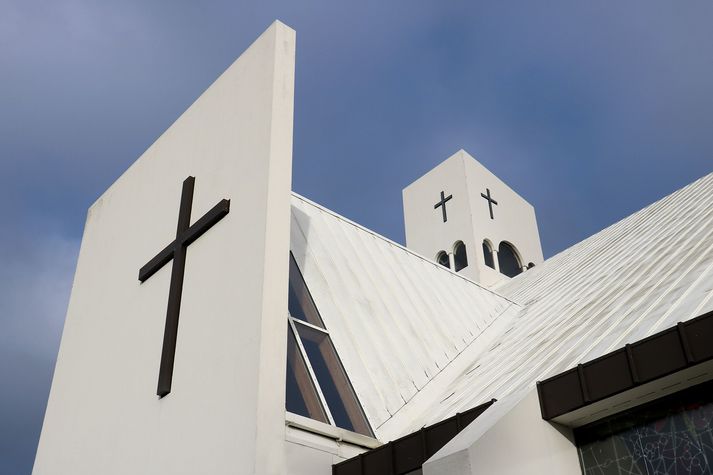 Vídalínskirkja. Sóknarpresturinn sr. Jóna Hrönn Bolladóttir leiðir heimahelgistund í beinni útsendingu frá kirkjunni klukkan 17 í dag.