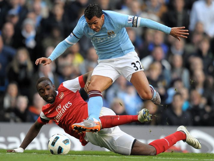 Carlos Tevez, verður áfram fyrirliði Manchester City.