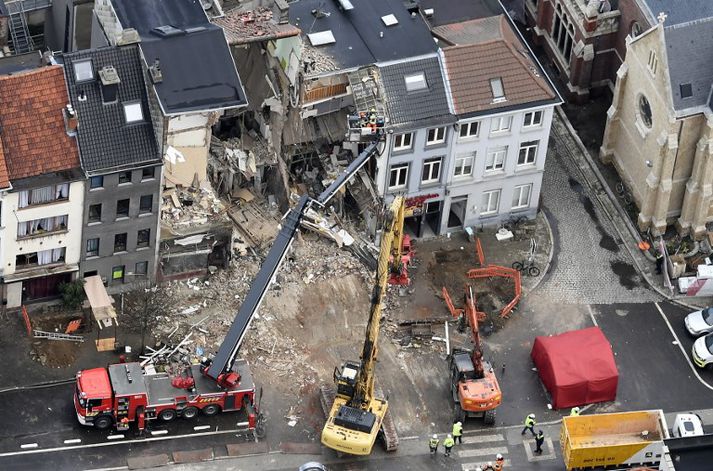 Íbúðahúsið sem um ræðir stendur við Paardenmarkt í miðborg Antwerpen.