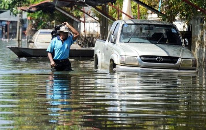 Enn eru mikil flóð í Bangkok, þrátt fyrir að vatnshæð hafi minnkað nokkuð.