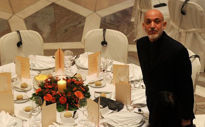 Forseti Afganistans mætir til kvöldverðar í tengslum við ráðstefnuna í Bonn. nordicphotos/AFP