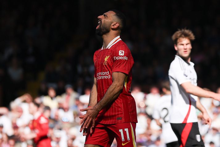  Mohamed Salah og félagar í Liverpool áttu hræðilegan fyrri hálfleik og töpuðu á Craven Cottage.