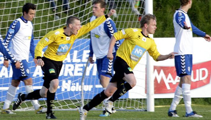 Guðjón Heiðar fagnar með Skagamönnum í fyrra.
