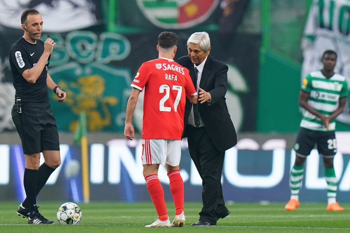 Manuel Fernandes var mikil goðsögn og mjög vinsæll í heimalandi sínu. Flest stóru félögin í Portúgal hafa minnst hans í dag.