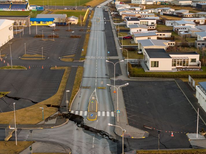 Um 80 til 90 manns voru í Grindavík þegar bærinn var rýmdur með hraði í dag, að sögn lögreglustjórans á Suðurnesjum.